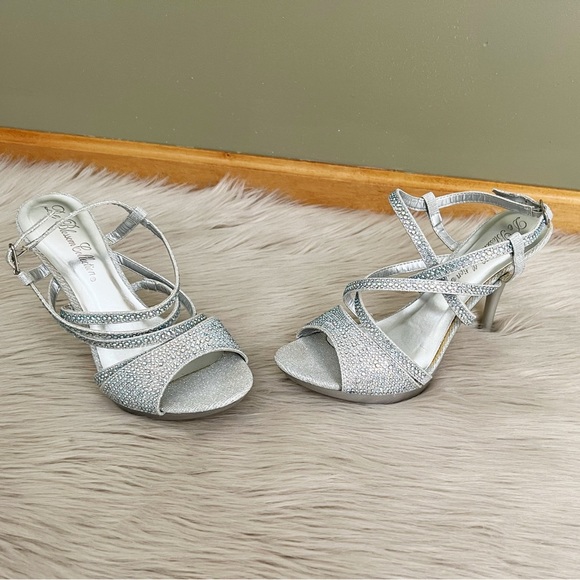 De Blossom Silver Rhinestone Heels Size 7.5 - Picture 8 of 12
